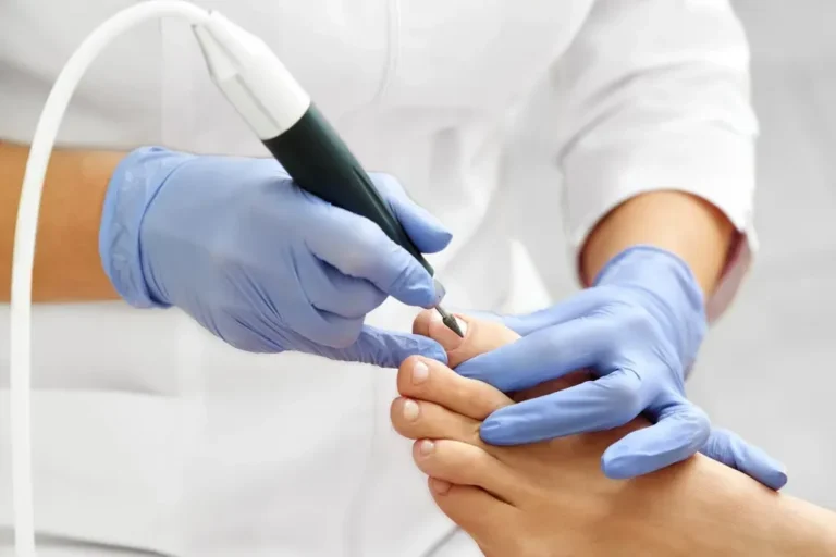6 Invaluable Benefits of a Medical Pedicure